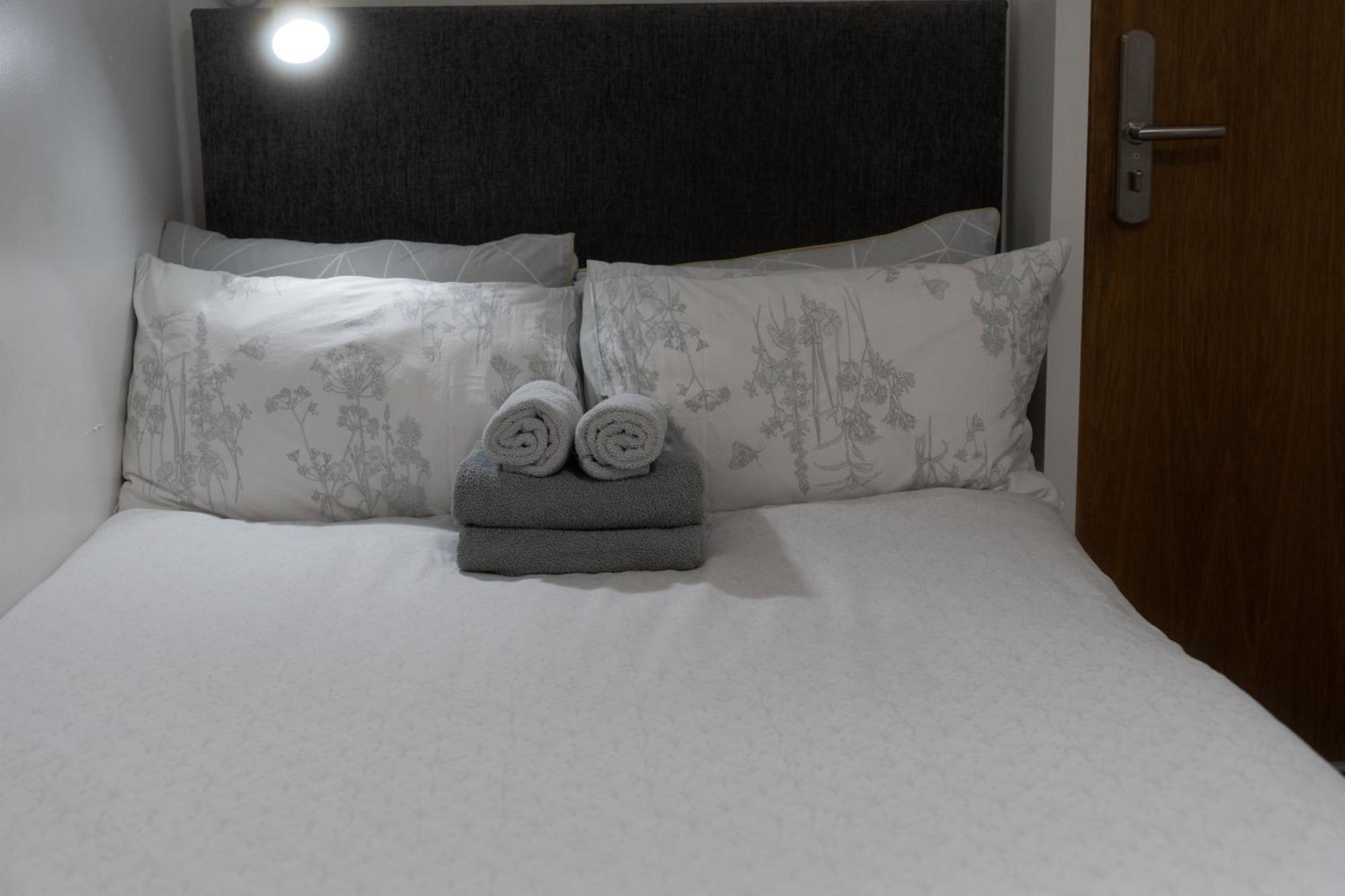 Abbey Point Hotel Wembley Bagian luar foto