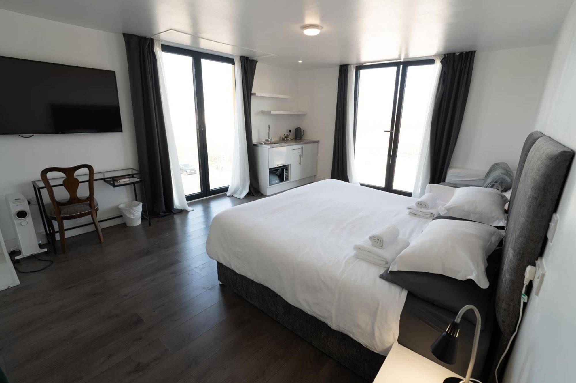 Abbey Point Hotel Wembley Bagian luar foto
